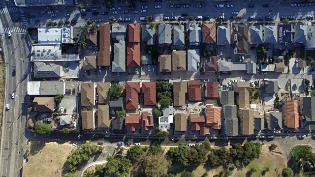 从空中俯瞰洛杉矶的社区和公园视频素材