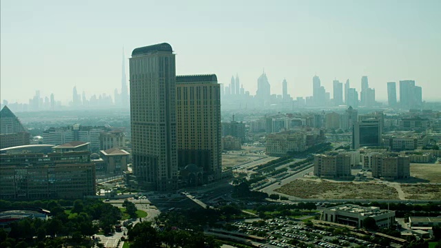 空中迪拜摩天大楼公寓沙漠波斯湾阿联酋视频下载