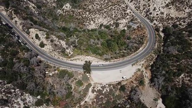 加州荒野中的弯路视频素材