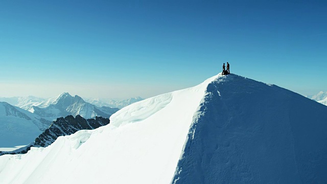 空中瑞士少女峰户外阿尔卑斯山雪登山视频素材