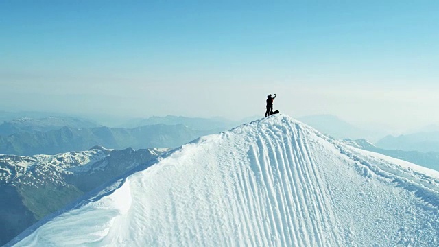 空中瑞士少女峰登山者阿尔卑斯山户外视频素材