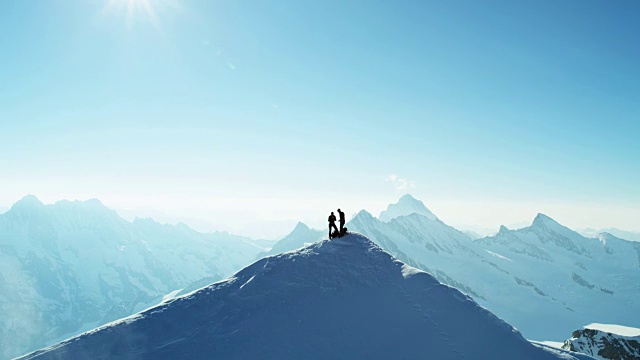 空中瑞士少女峰登山者挑战阿尔卑斯山视频素材