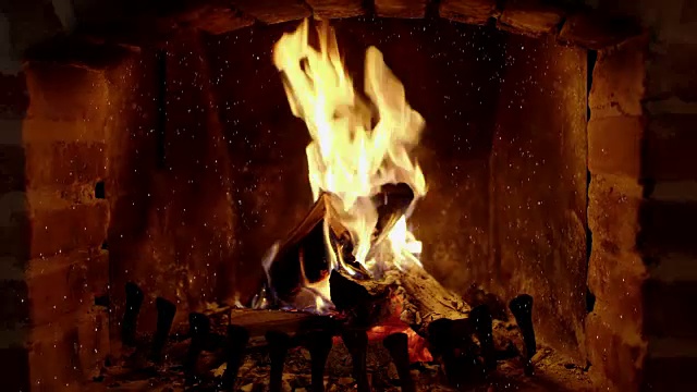 8K宁静，噼啪的火和灰砖壁炉，实时与音频视频下载