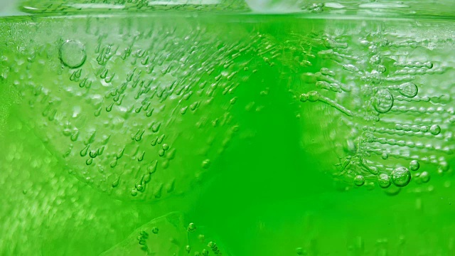 软饮料绿色特写视频素材