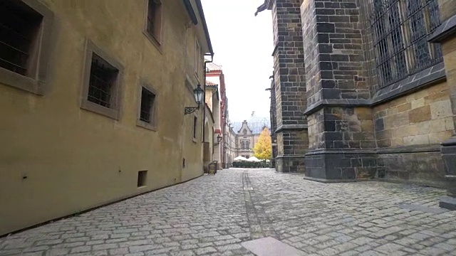 布拉格的城市行人和交通视频下载
