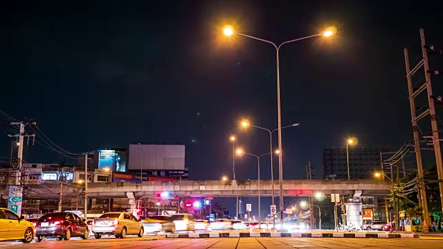 夜间交通与城市生活，曼谷，泰国视频素材
