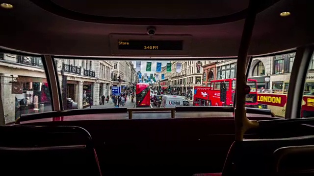 巴士穿过摄政街在伦敦视频素材