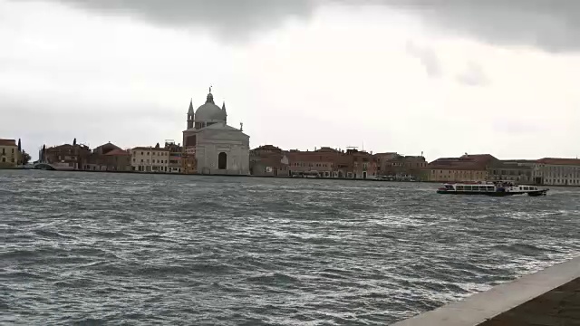 大运河和圣玛丽亚大教堂圆顶敬礼视频素材