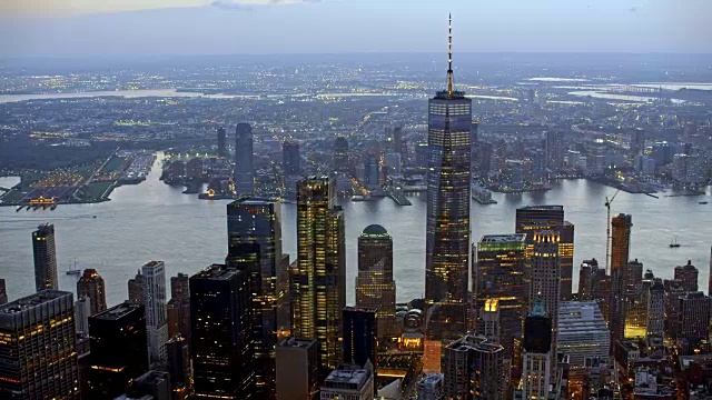 傍晚空中俯瞰曼哈顿下城和纽波特视频下载