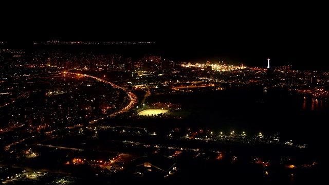 空中康尼岛，布鲁克林，纽约市的夜晚视频素材