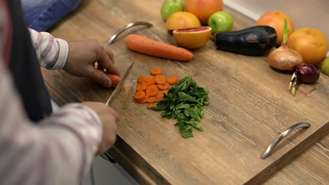 切蔬菜视频素材