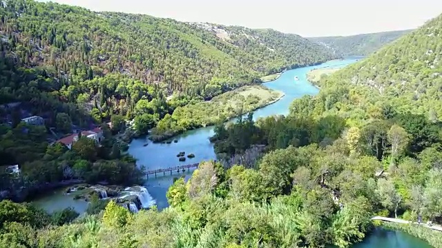 美丽的河瀑布视频素材