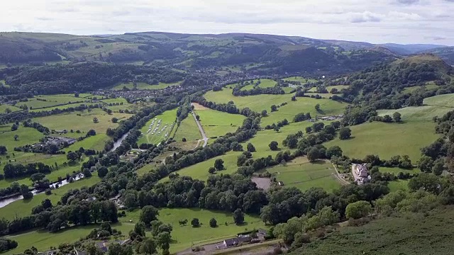 威尔士山谷鸟瞰图视频素材
