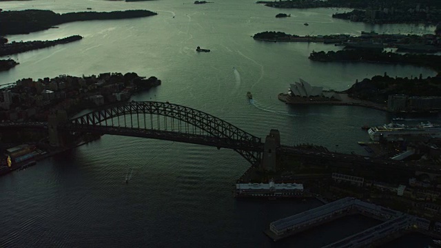 澳大利亚悉尼海港大桥的空中日出视图视频素材