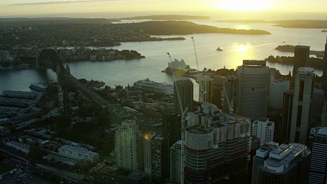 鸟瞰图日出的城市景观悉尼澳大利亚视频素材