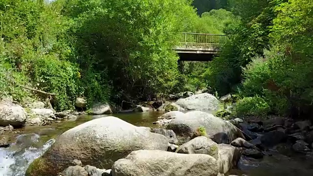山区河流流视频下载