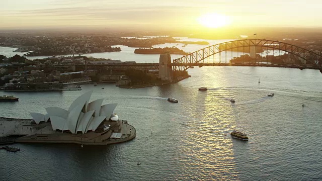 空中日落悉尼海港大桥和歌剧院视频素材