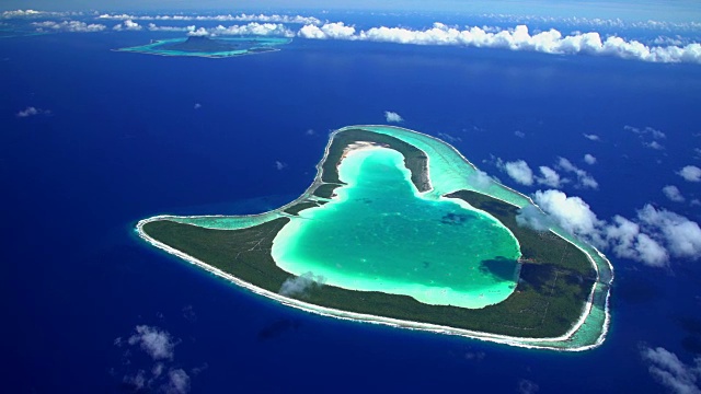 南太平洋热带岛屿鸟瞰图视频下载
