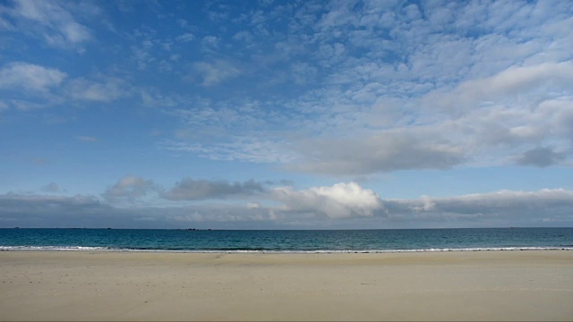 开阔的视野，菲尼斯特尔科莱玛海滩视频下载