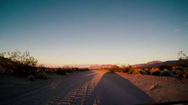 莫哈韦沙漠，国家保护-公路旅行在美国视频素材