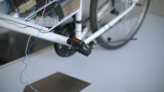 大学生创建电动自行车方案视频素材