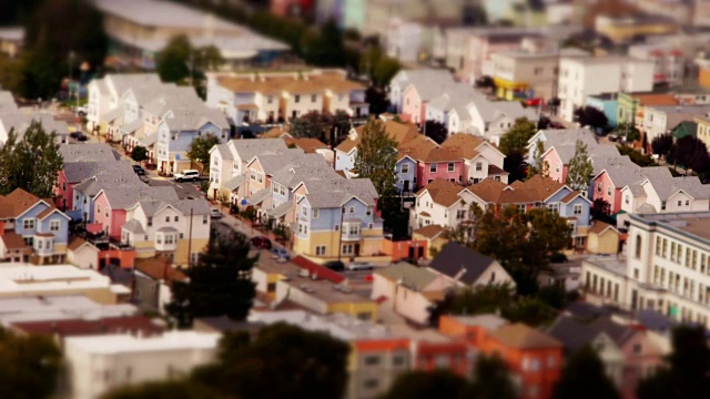 倾斜位移微型效果的可爱的粉彩房子在教会区在旧金山视频素材