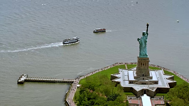 空中自由女神像和纽约港视频素材