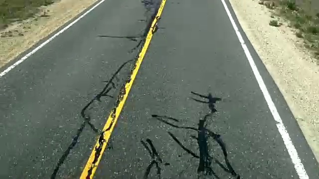 恶化的两车道公路视频下载