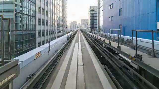 从自动列车上看到东京的天际线视频下载