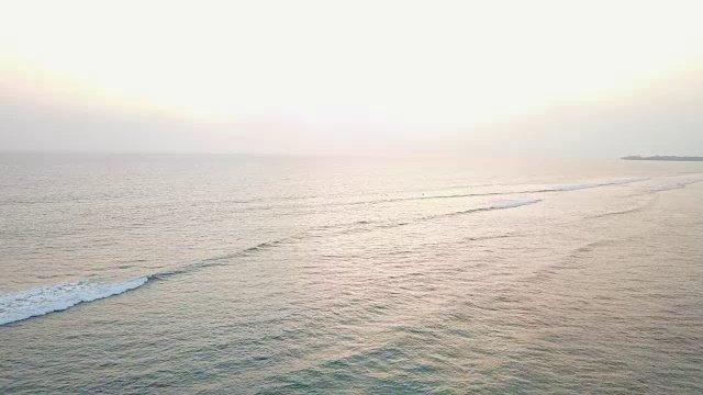毛伊岛海岸线上的日落视频素材