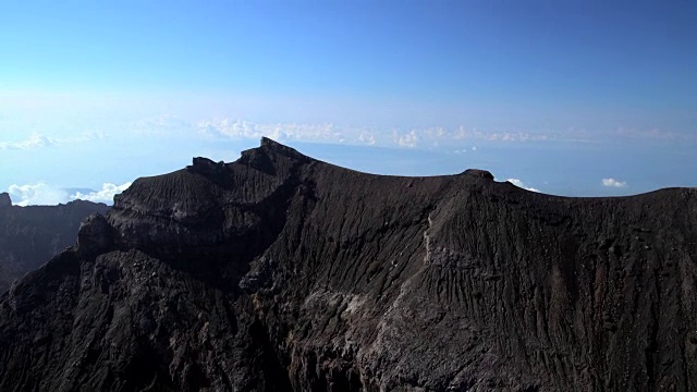 印尼巴厘岛最高火山山景城视频下载