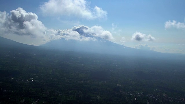鸟瞰图阿贡山山顶巴厘岛火山视频下载