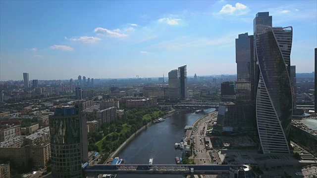 俄罗斯晴天莫斯科现代城市河边航拍全景4k视频素材
