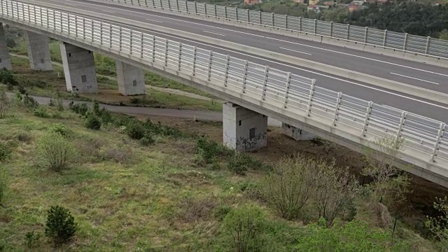 斯洛文尼亚Črni Kal高架桥上的空中高速公路视频素材