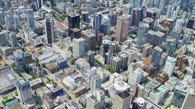空中俯瞰温哥华市中心摩天大楼视频素材