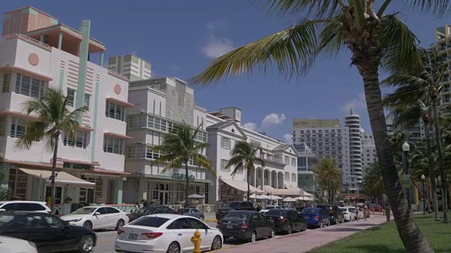 在海洋大道，迈阿密海滩，南海滩，迈阿密，佛罗里达，美国，北美的装饰艺术建筑的泛镜头视频素材