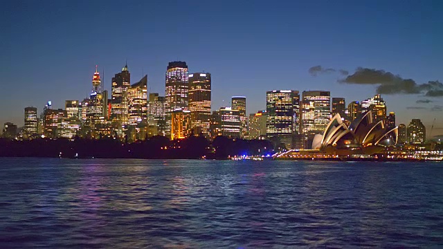 黄昏时分在悉尼乘坐渡轮视频下载