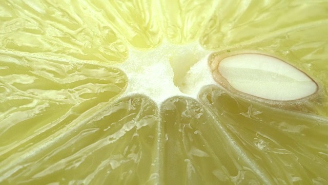 多汁柠檬顶部特写旋转视频素材