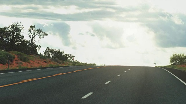 POV汽车在美国高速公路上行驶视频素材