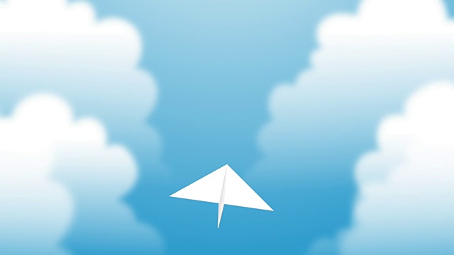 纸飞机在天空中飞行与云彩循环动画4K蓝色渐变背景alpha通道视频素材