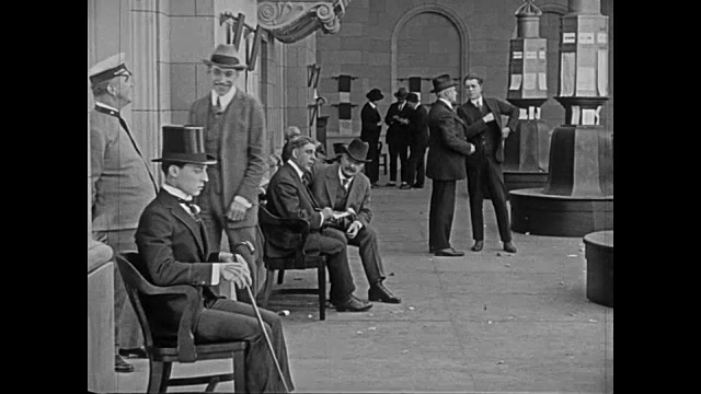 1920年，曼(巴斯特·基顿)在证券交易所的误解成为其他人的娱乐视频下载