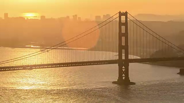 旧金山金门大桥在日出黄金时间一天时光流逝视频素材