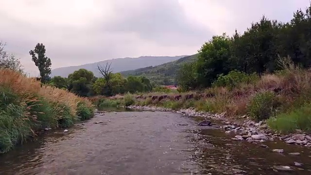 山区河流流视频下载