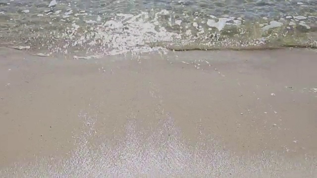 海滩上的波浪视频素材
