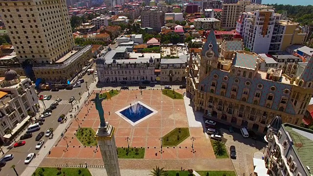 欧洲广场在巴统，格鲁吉亚与美狄亚纪念碑和喷泉，地标视频素材