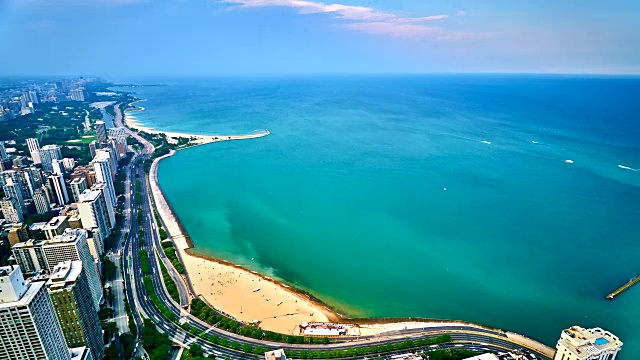 芝加哥和湖泊的鸟瞰图视频素材