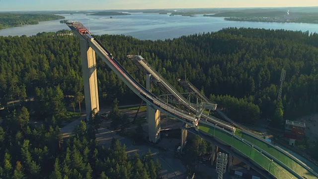 滑雪跳跃山，日出，拉赫蒂，芬兰视频下载