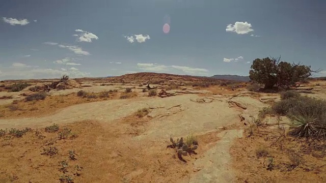 沙漠徒步旅行:大楼梯埃斯卡兰特国家纪念碑视频素材