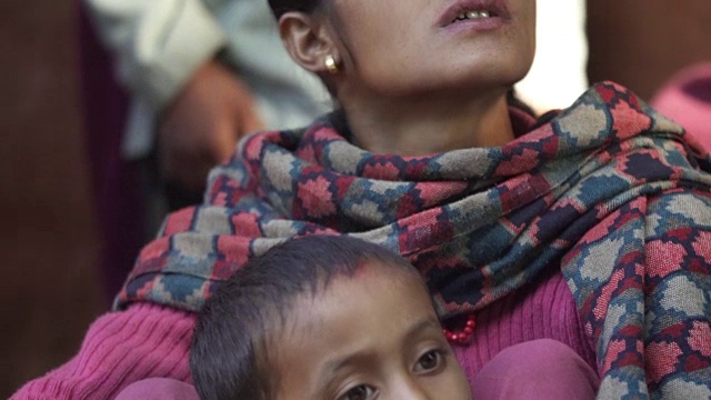 尼泊尔母亲和儿子视频下载