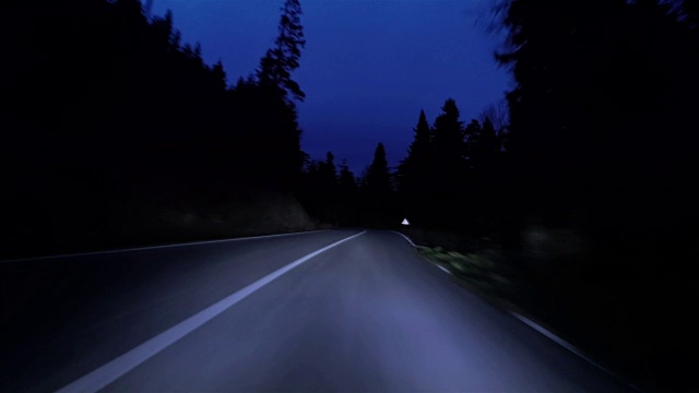 夜山路- 4K分辨率视频下载